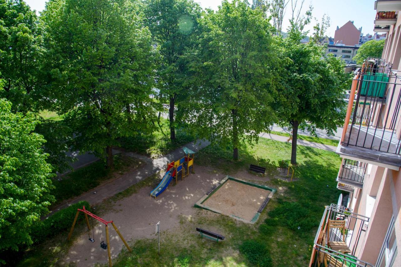 Leilighet Enhet I Long Gardens På 46 Kvm, Med 3 Soverom, 1 Bad *